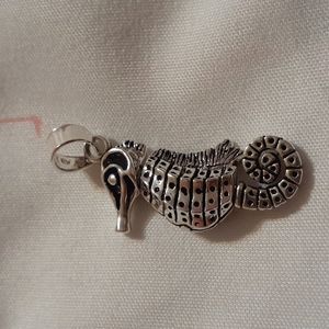 Sterling Silver Seahorse Pendant